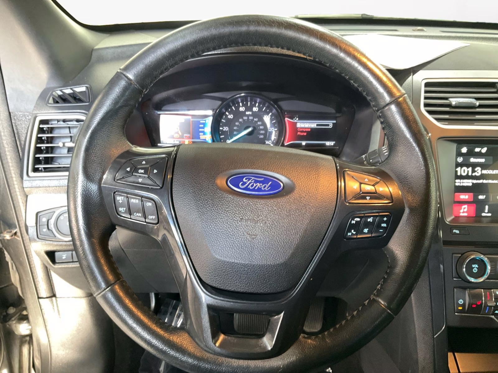 2017 Magnetic Ford Explorer XLT 4X4 SUV