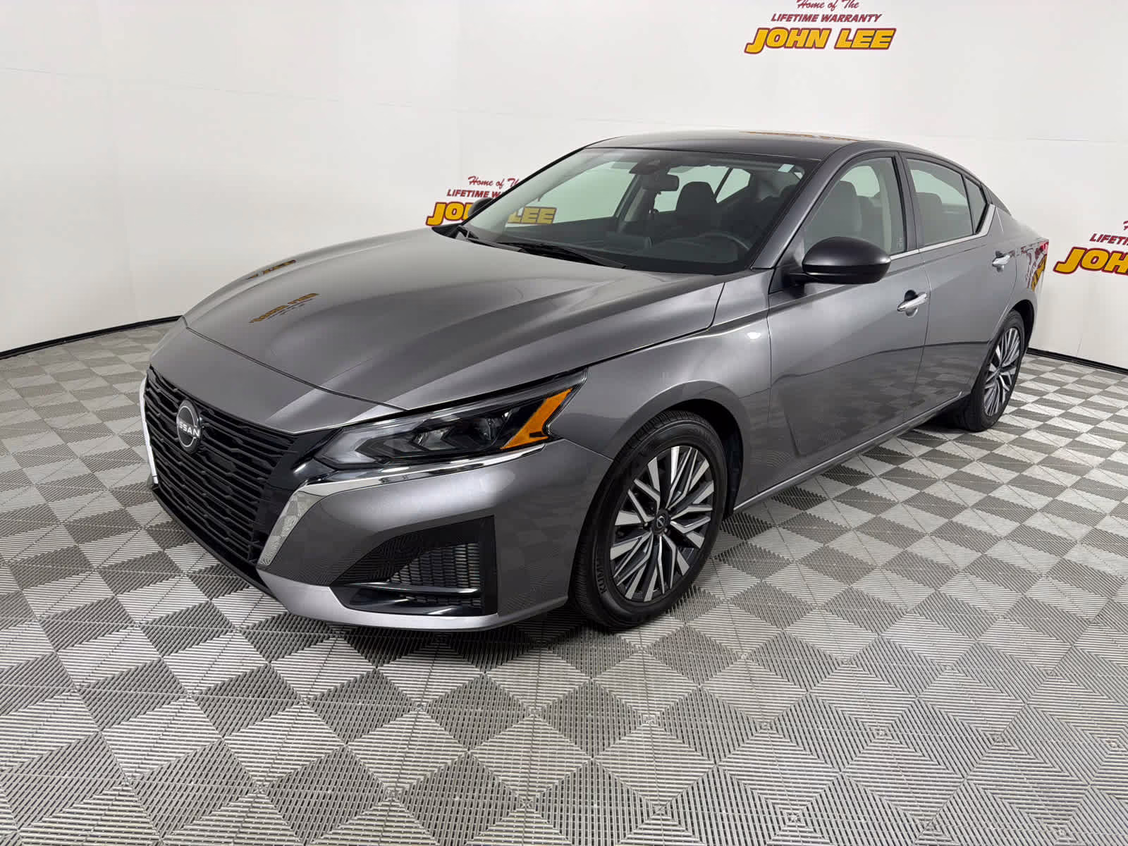 2024 Gun Metallic Nissan Altima 2.5 SV FWD Sedan