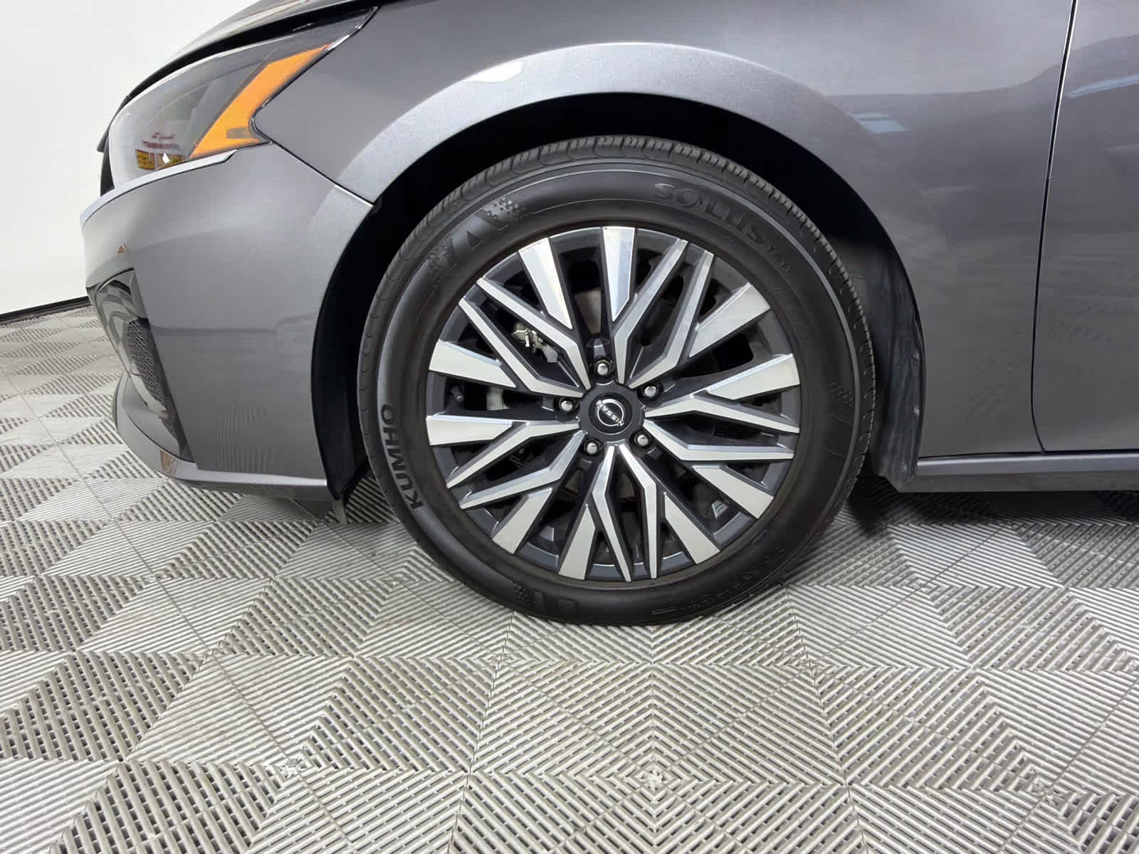 2024 Gun Metallic Nissan Altima 2.5 SV FWD Sedan