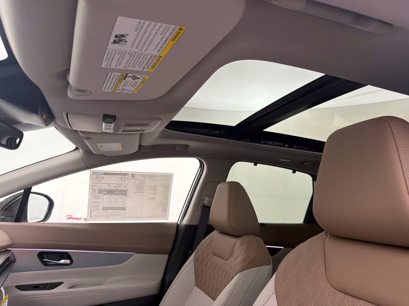 2026 Everest White Pearl Tricoat/Super Black Nissan Murano Platinum AWD SUV