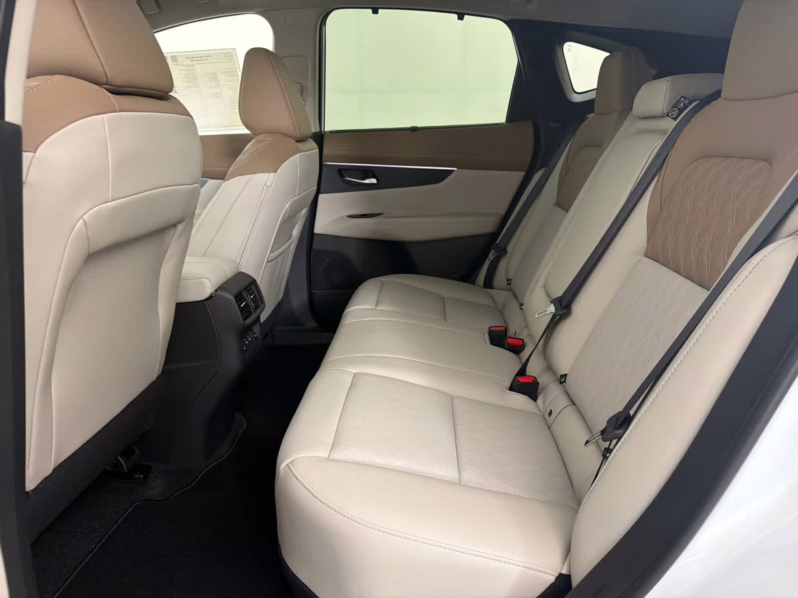 2026 Everest White Pearl Tricoat/Super Black Nissan Murano Platinum AWD SUV