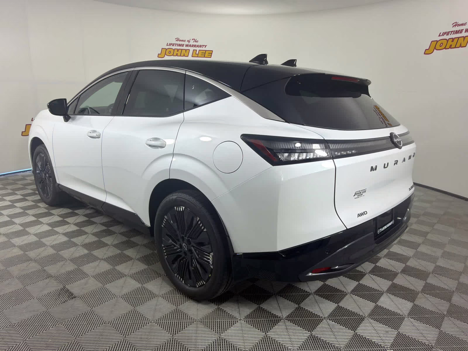 2026 Everest White Pearl Tricoat/Super Black Nissan Murano Platinum AWD SUV