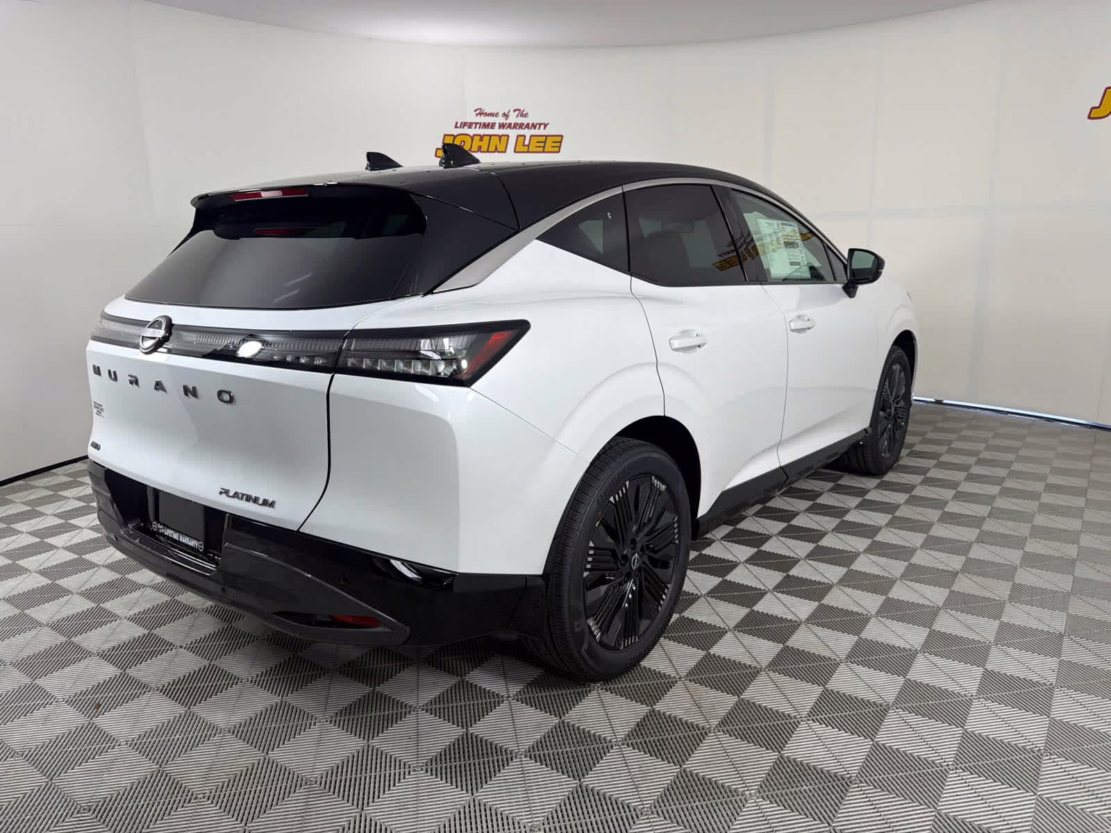 2026 Everest White Pearl Tricoat/Super Black Nissan Murano Platinum AWD SUV