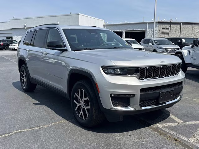 2024 Silver Zynith Jeep Grand Cherokee L Limited 4X4 SUV