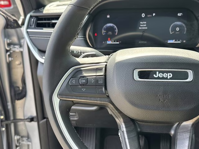 2024 Silver Zynith Jeep Grand Cherokee L Limited 4X4 SUV