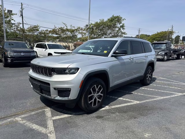 2024 Silver Zynith Jeep Grand Cherokee L Limited 4X4 SUV