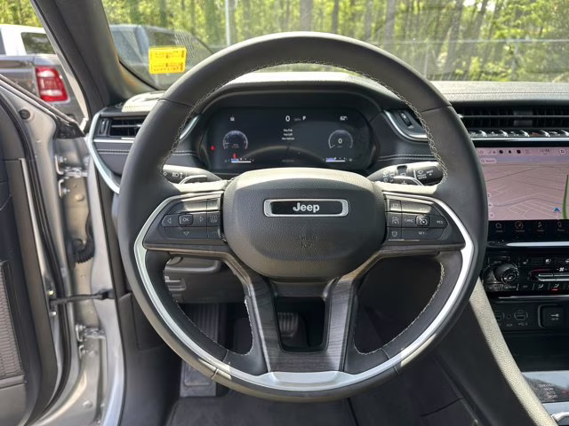 2024 Silver Zynith Jeep Grand Cherokee L Limited 4X4 SUV