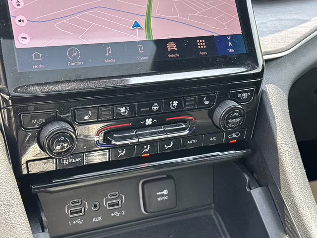 2024 Silver Zynith Jeep Grand Cherokee L Limited 4X4 SUV