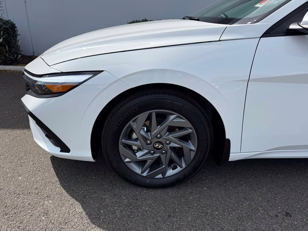 2025 Serenity White Hyundai Elantra Hybrid Blue FWD Sedan