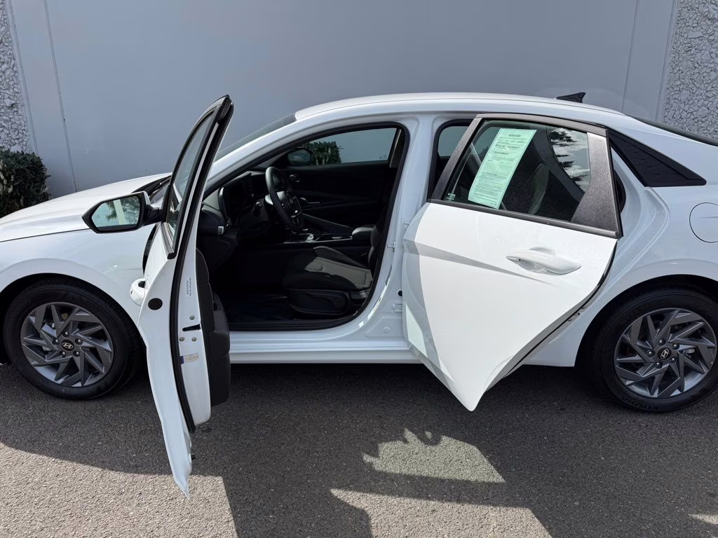 2025 Serenity White Hyundai Elantra Hybrid Blue FWD Sedan