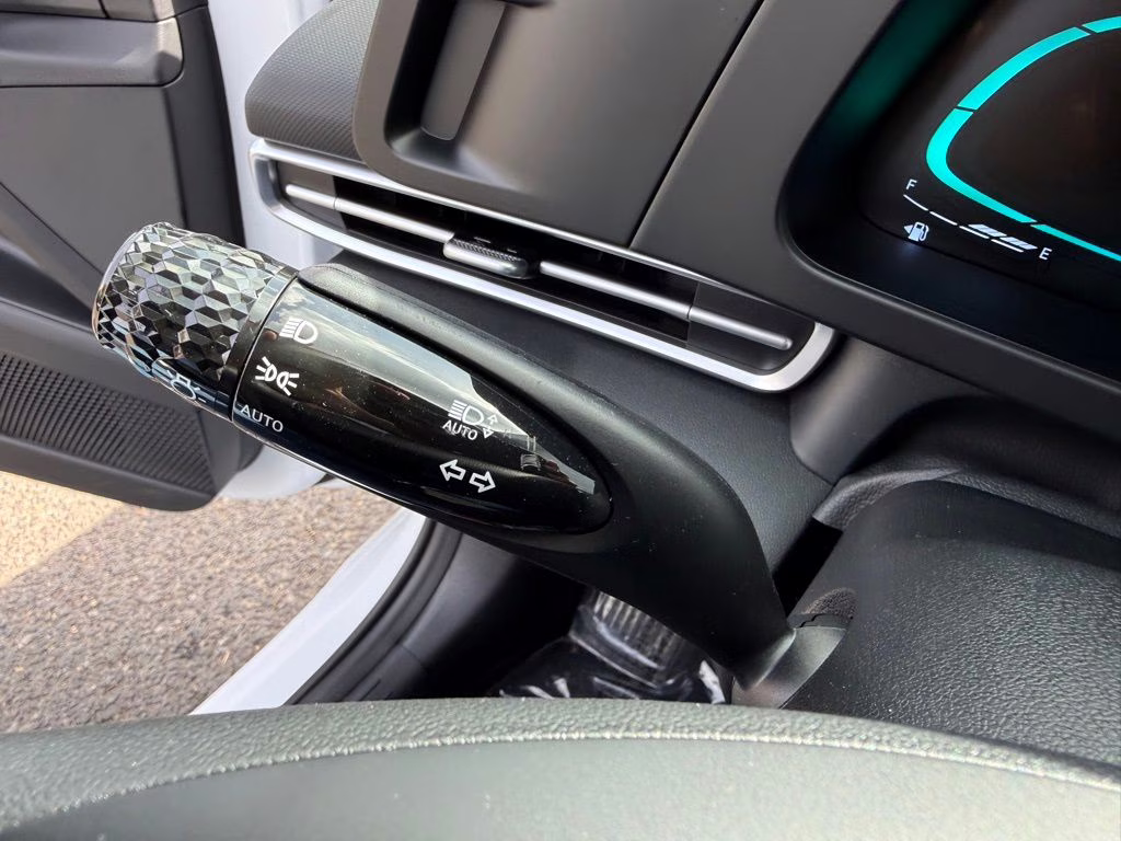 2025 Serenity White Hyundai Elantra Hybrid Blue FWD Sedan