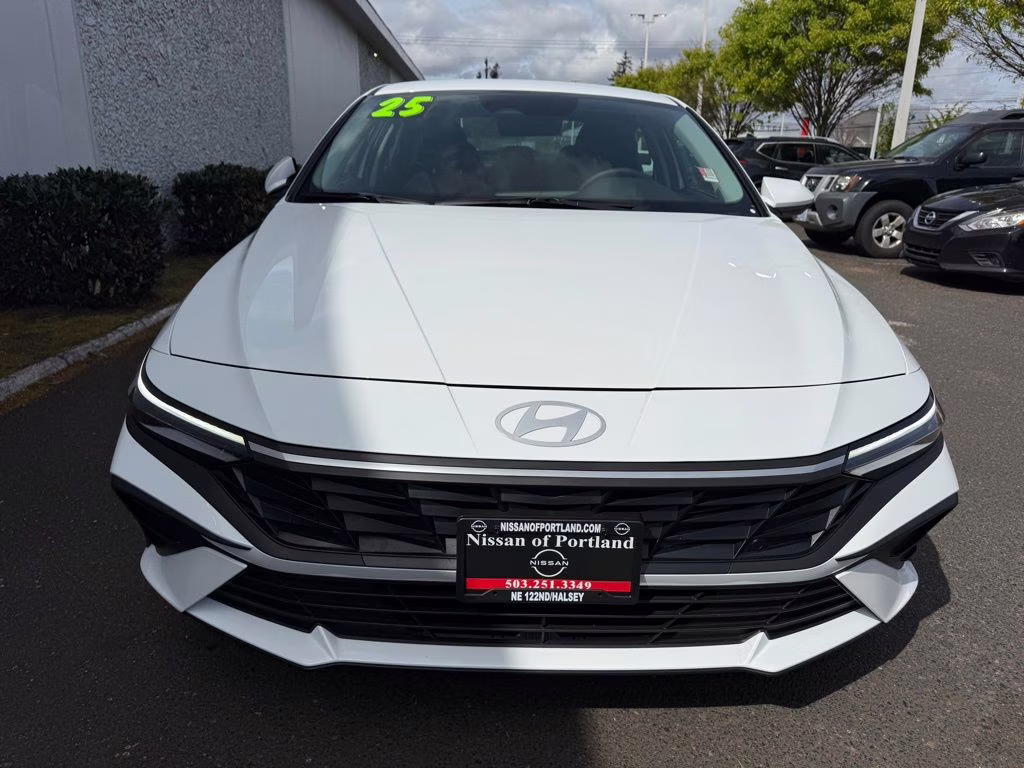 2025 Serenity White Hyundai Elantra Hybrid Blue FWD Sedan