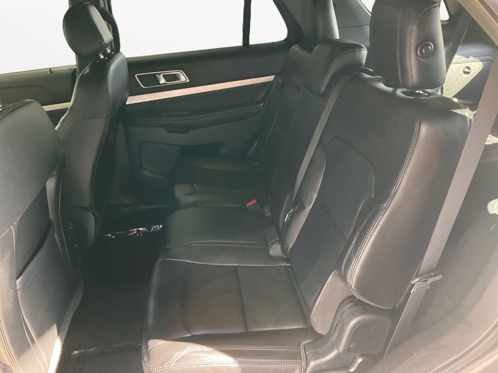 2017 Magnetic Ford Explorer XLT 4X4 SUV