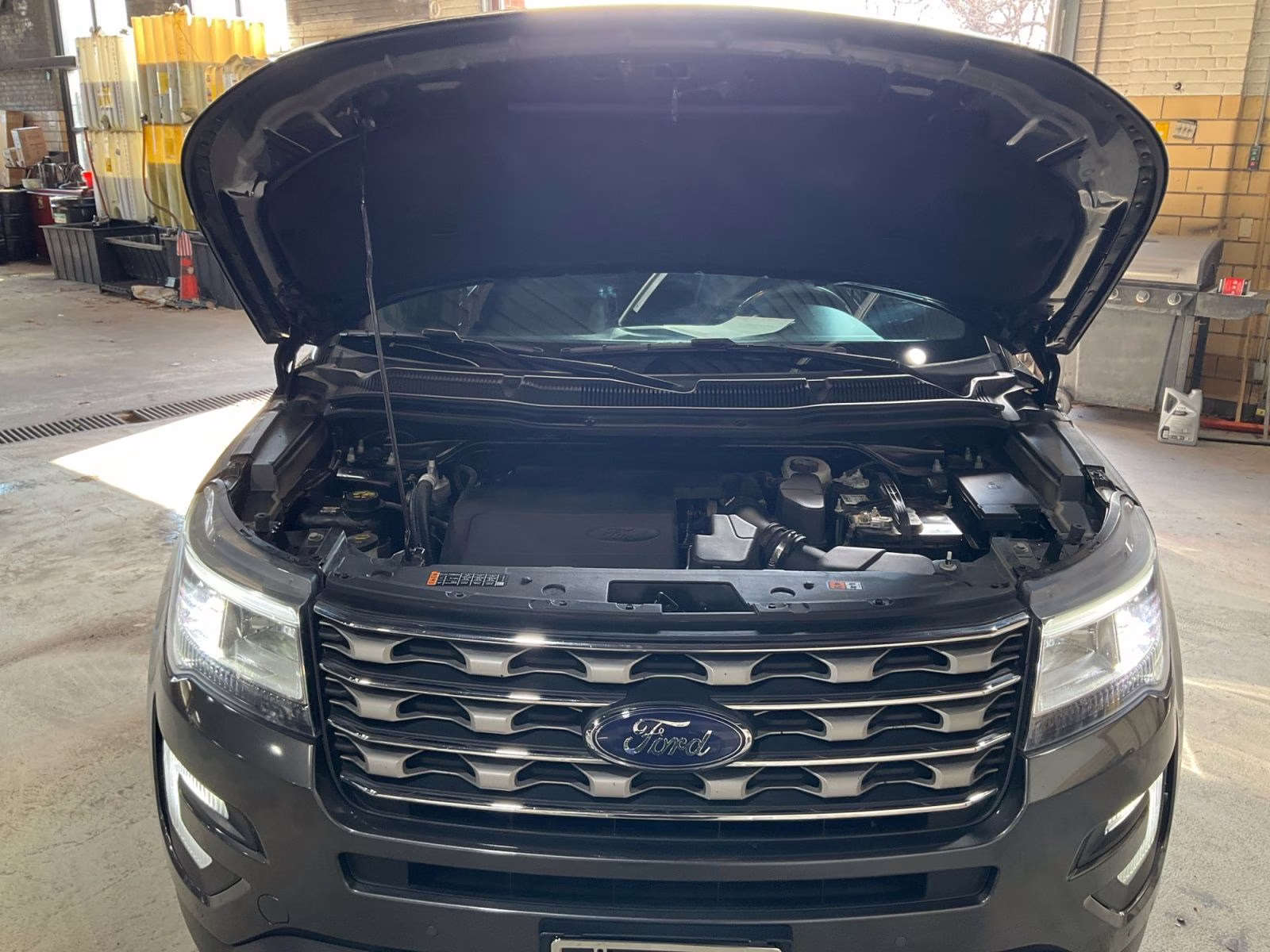 2017 Magnetic Ford Explorer XLT 4X4 SUV