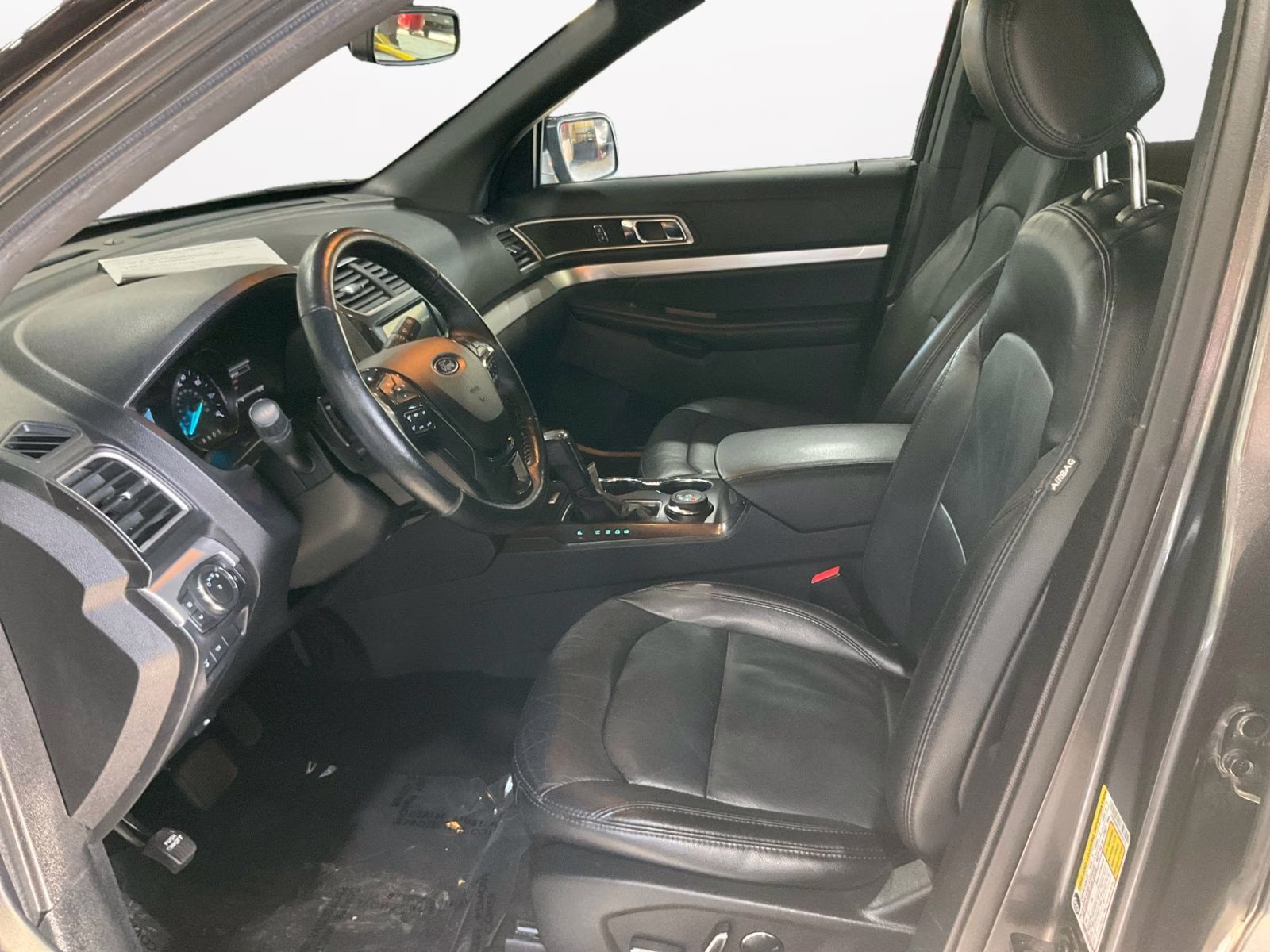 2017 Magnetic Ford Explorer XLT 4X4 SUV