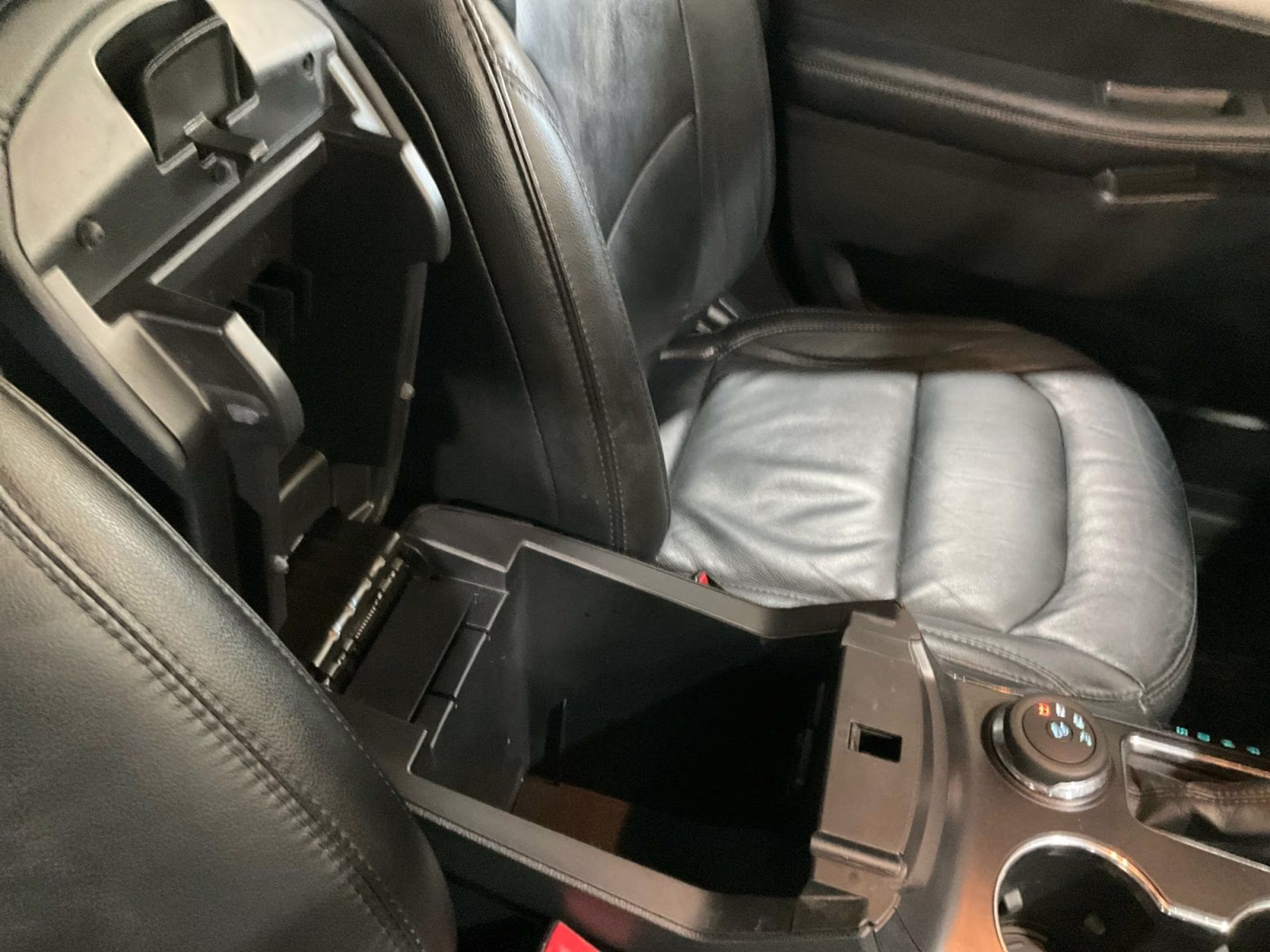 2017 Magnetic Ford Explorer XLT 4X4 SUV