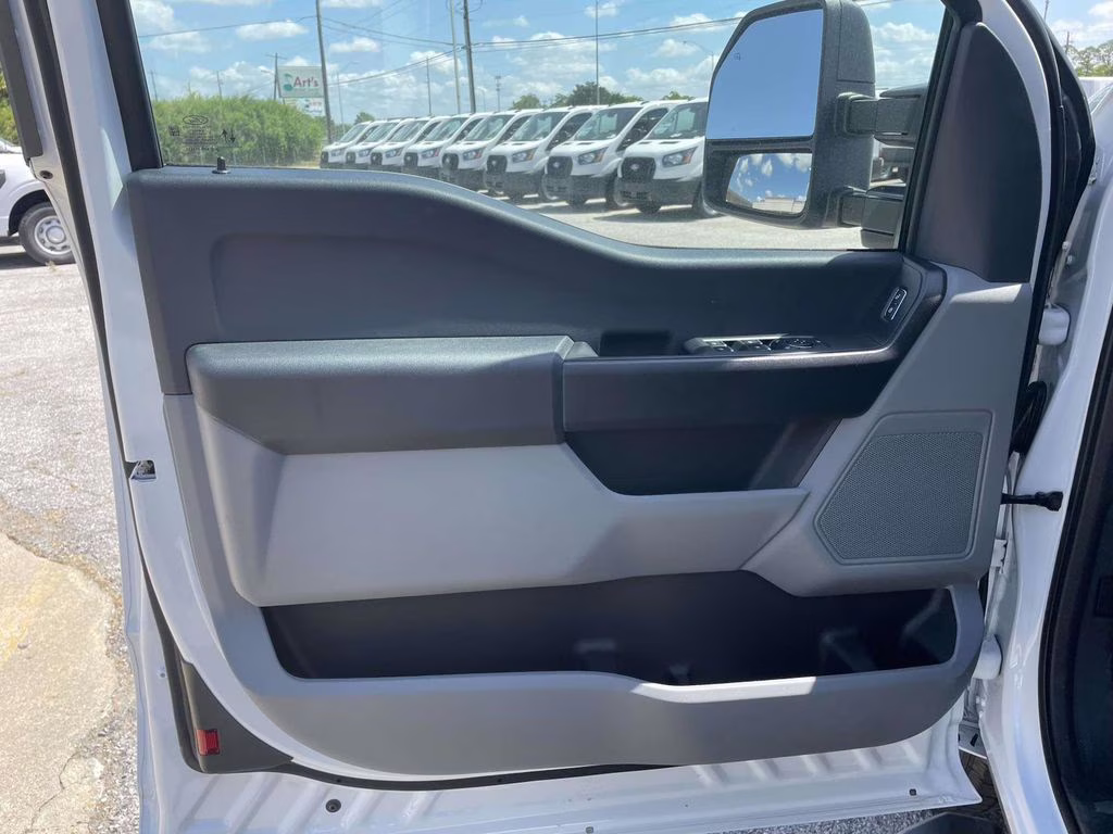 2026 Oxford White Ford Super Duty F-250 SRW XL 4X4 Truck