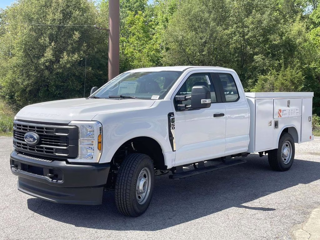 2026 Oxford White Ford Super Duty F-250 SRW XL 4X4 Truck