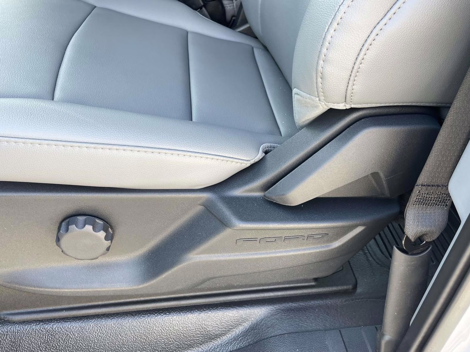 2026 Oxford White Ford Super Duty F-250 SRW XL 4X4 Truck