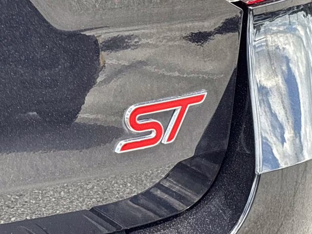 2022 Black Metallic Ford Explorer ST RWD SUV