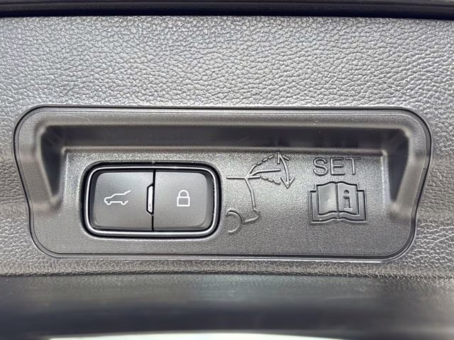 2022 Black Metallic Ford Explorer ST RWD SUV