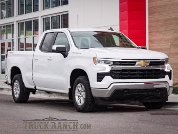 2022 Summit White Chevrolet Silverado 1500 LT 4X4 Truck