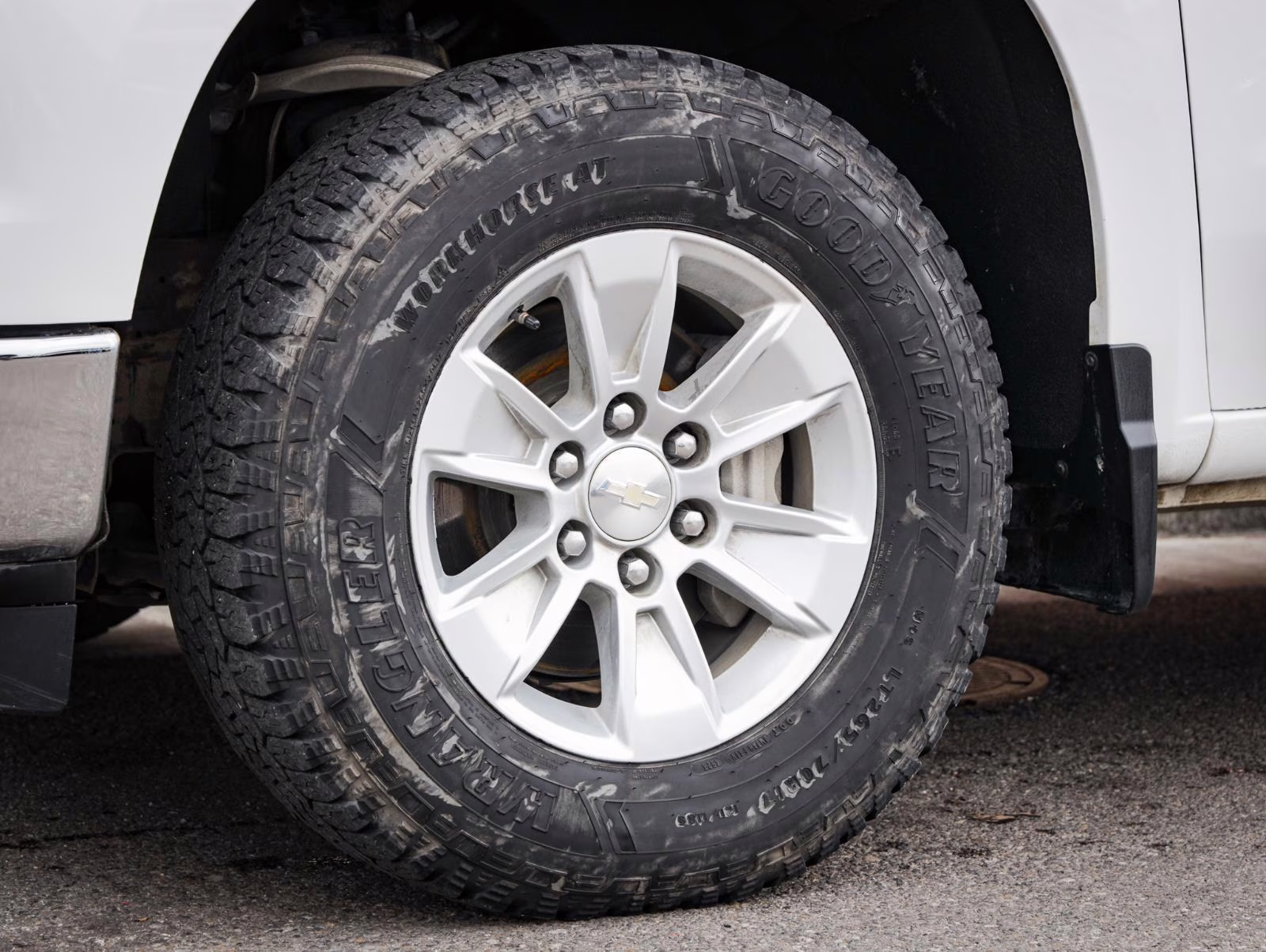 2022 Summit White Chevrolet Silverado 1500 LT 4X4 Truck