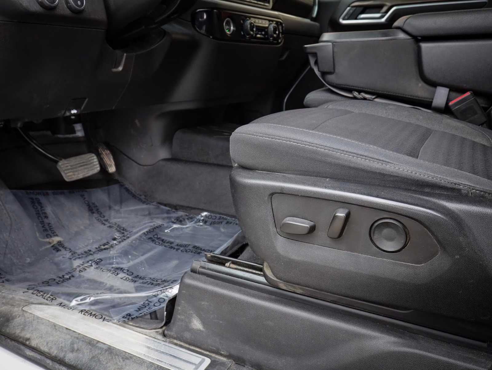 2022 Summit White Chevrolet Silverado 1500 LT 4X4 Truck