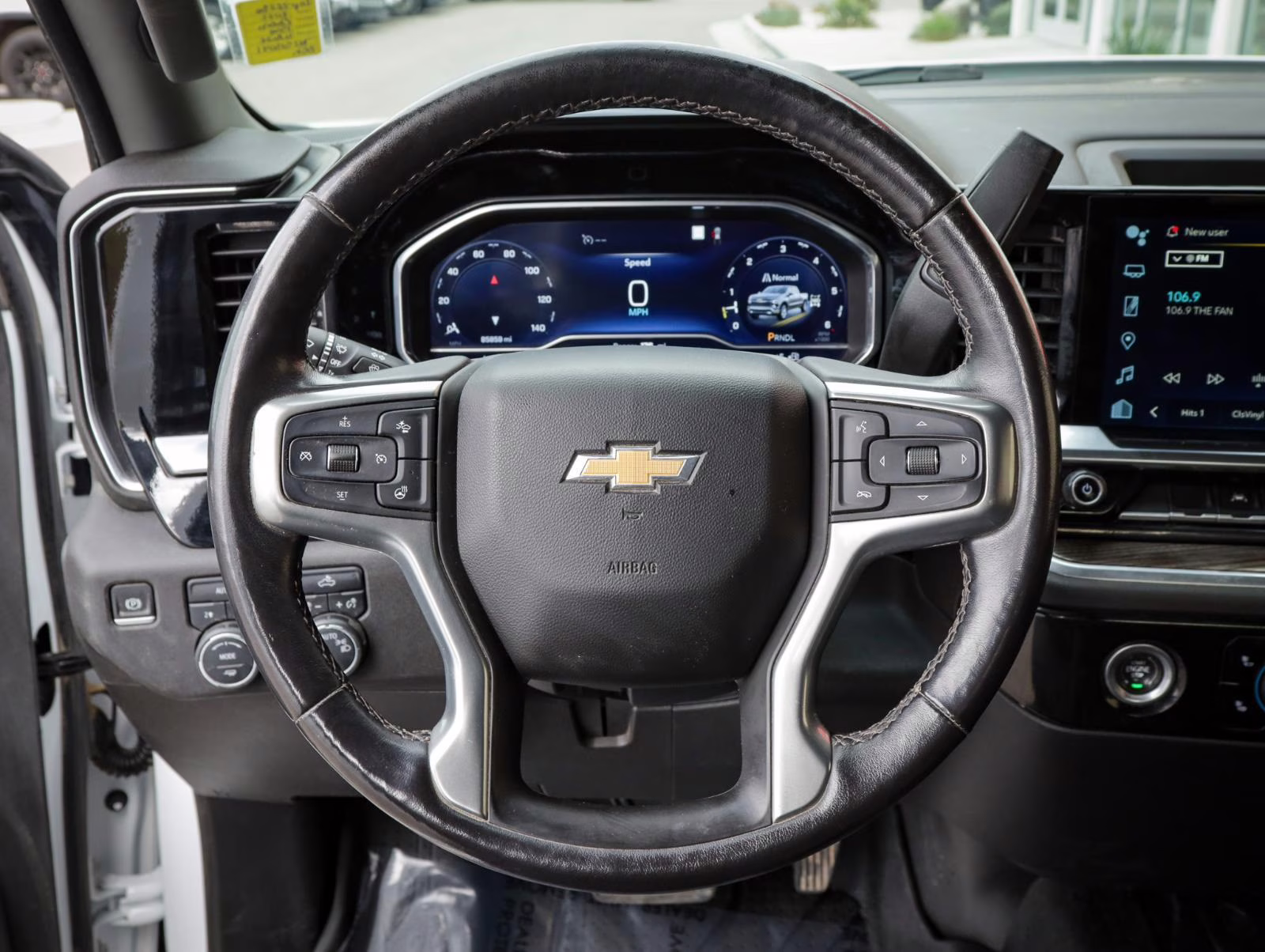 2022 Summit White Chevrolet Silverado 1500 LT 4X4 Truck