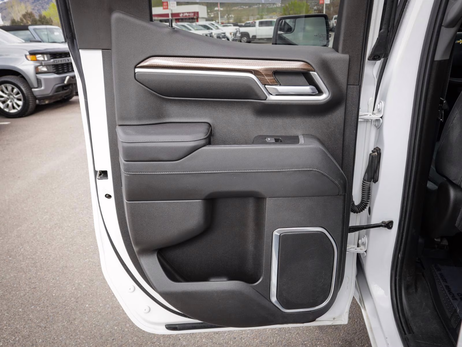 2022 Summit White Chevrolet Silverado 1500 LT 4X4 Truck