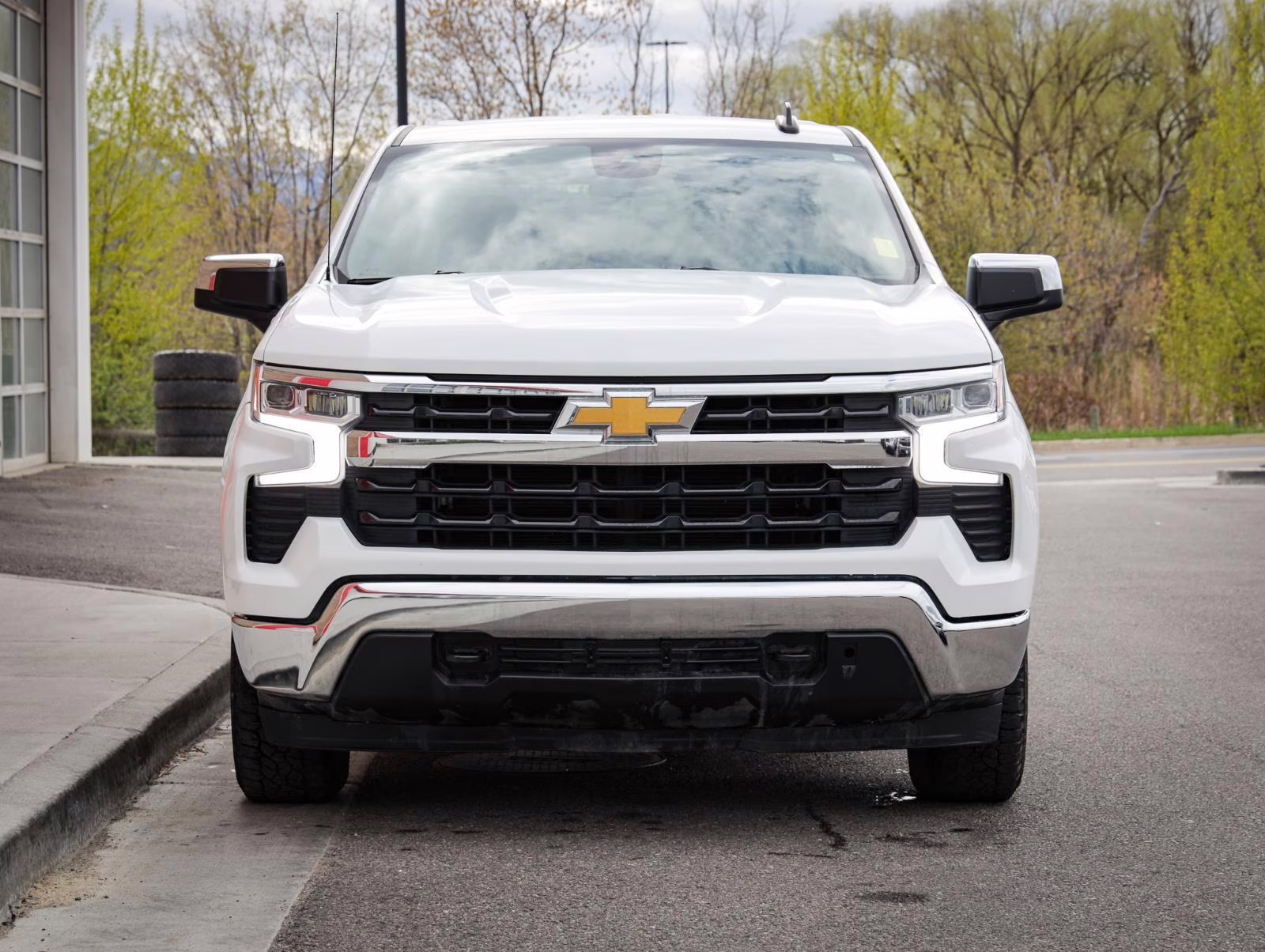 2022 Summit White Chevrolet Silverado 1500 LT 4X4 Truck