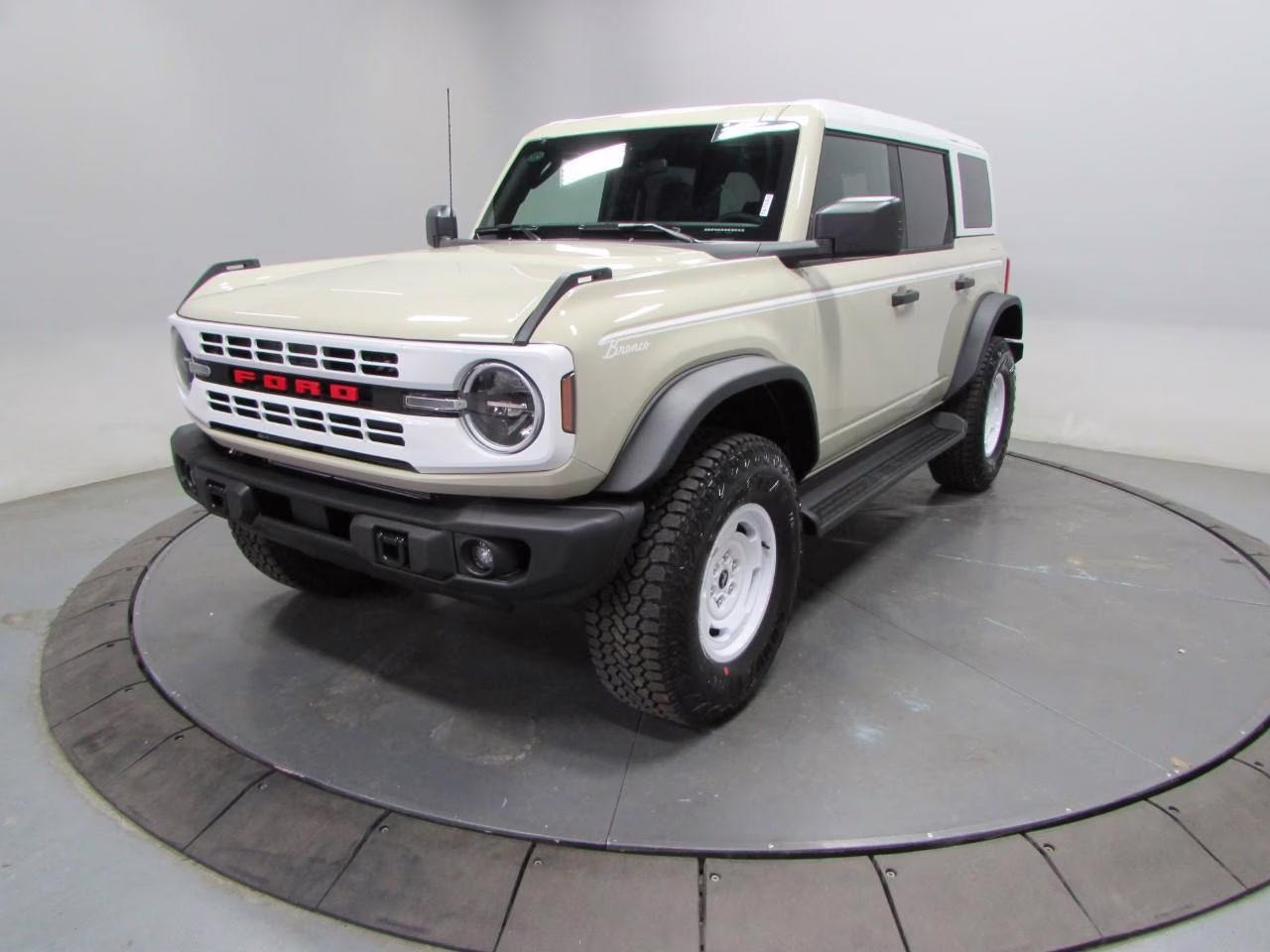 2026 Desert Sand Ford Bronco Heritage Edition 4X4 SUV