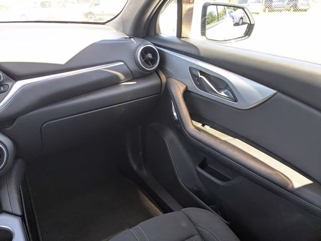 2021 Summit White Chevrolet Blazer LT FWD SUV