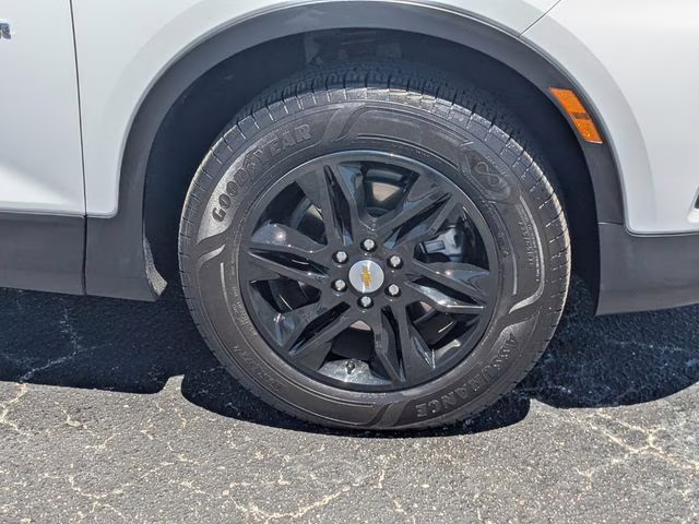 2021 Summit White Chevrolet Blazer LT FWD SUV