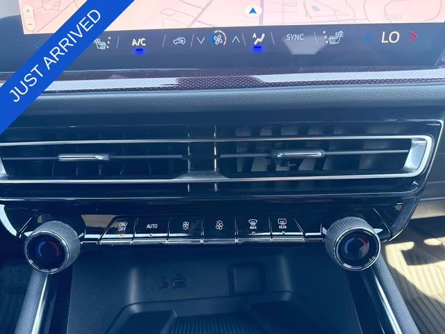 2026 Sandstone Gray Chevrolet Traverse Z71 AWD SUV