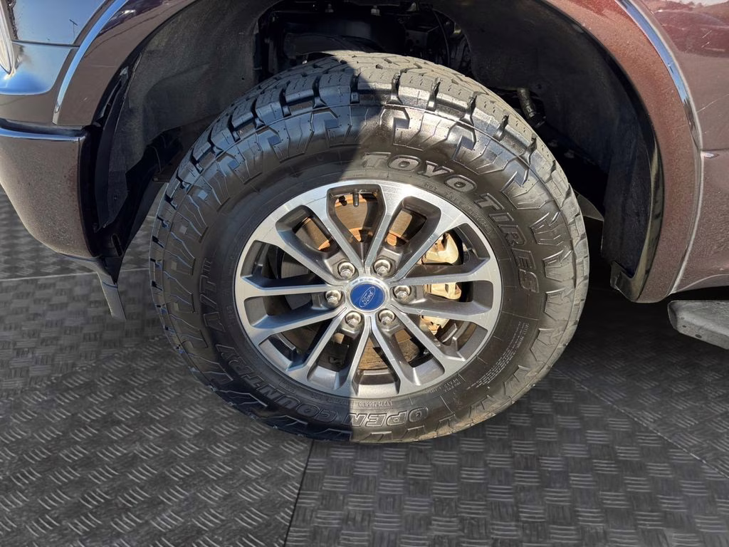 2019 Magma Red Metallic Ford F-150 XLT 4X4 Truck