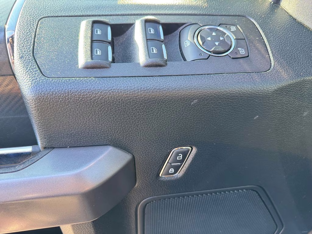 2019 Magma Red Metallic Ford F-150 XLT 4X4 Truck