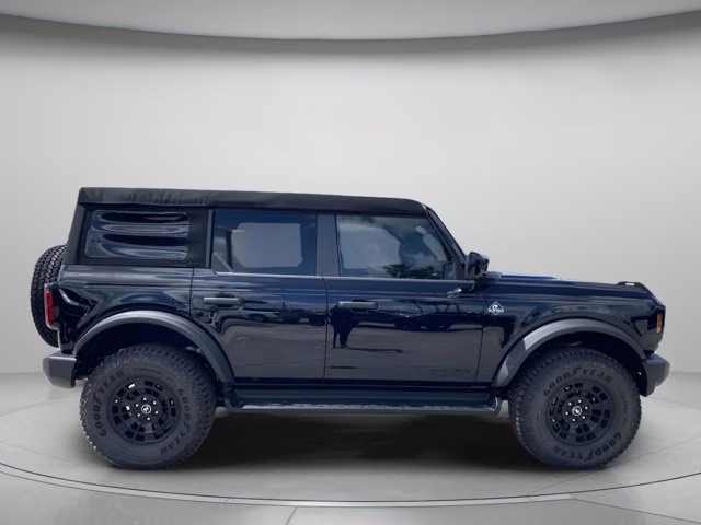 2026 Shadow Black Ford Bronco Outer Banks 4X4 Convertible