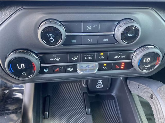 2026 Shadow Black Ford Bronco Outer Banks 4X4 Convertible