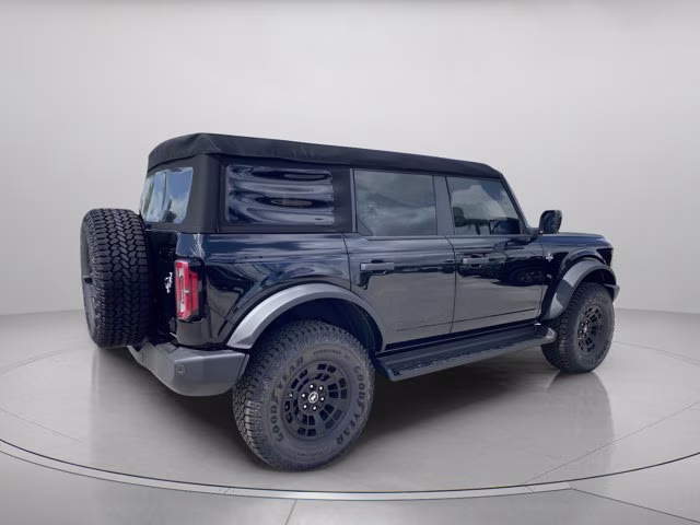 2026 Shadow Black Ford Bronco Outer Banks 4X4 Convertible