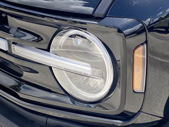 2026 Shadow Black Ford Bronco Outer Banks 4X4 Convertible