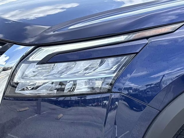 2023 Deep Ocean Blue Pearl Nissan Pathfinder Platinum 4X4 SUV