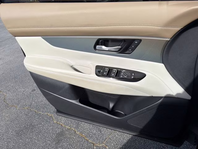 2025 Super Black Nissan Murano Platinum AWD SUV