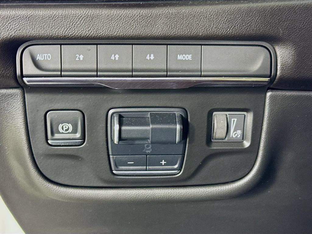 2025 Crystal White Tricoat Cadillac Escalade Sport 4X4 SUV
