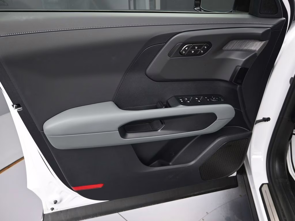 2027 Glacial White Pearl Kia Telluride X-Line SX-Prestige AWD SUV