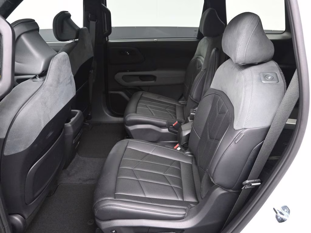 2027 Glacial White Pearl Kia Telluride X-Line SX-Prestige AWD SUV