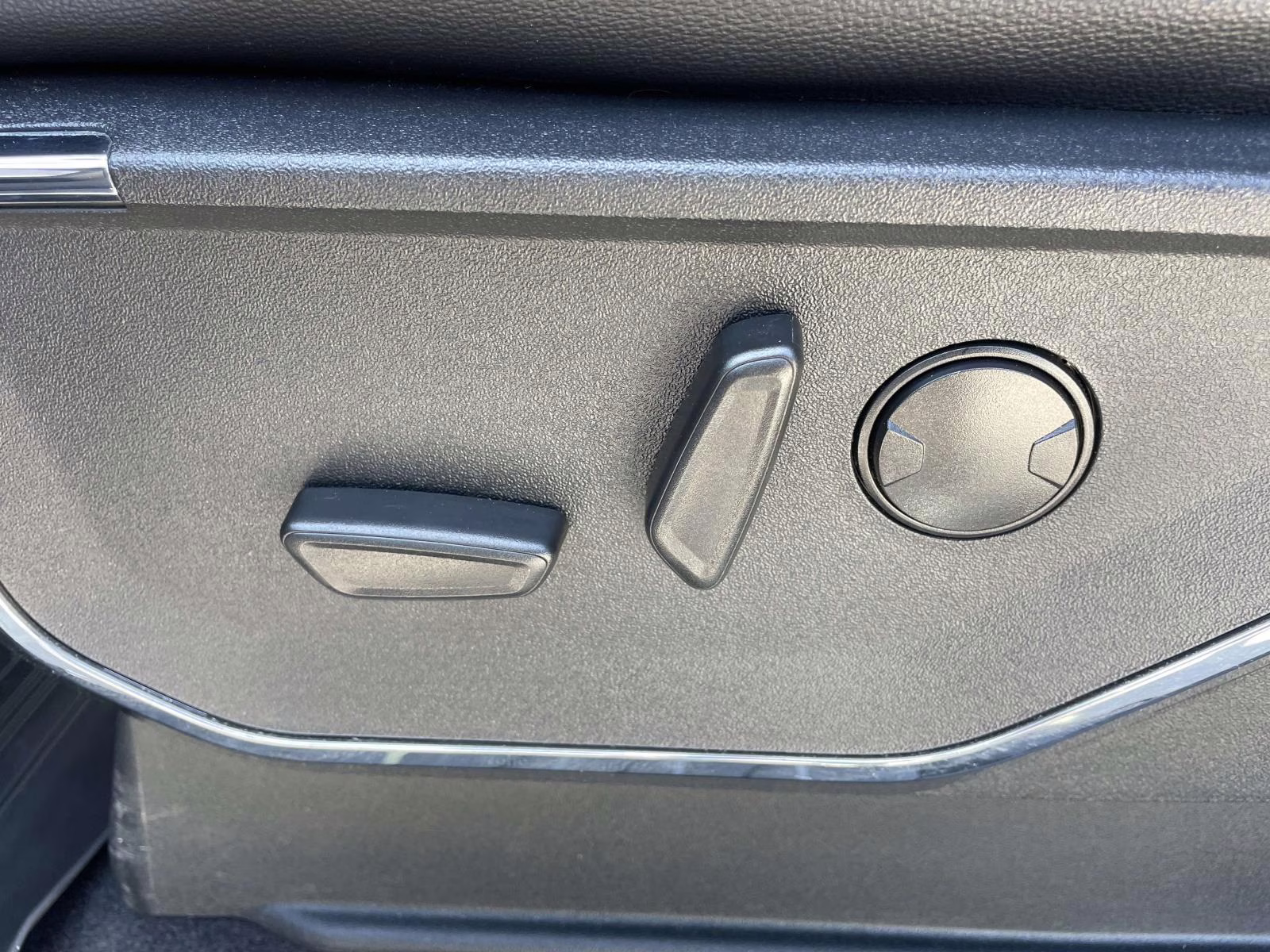 2023 White Metallic Ford F-150 Lariat 4X4 Truck