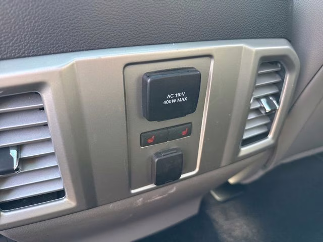 2016 White Platinum Metallic Tri-Coat Ford F-150 Lariat 4X4 Truck