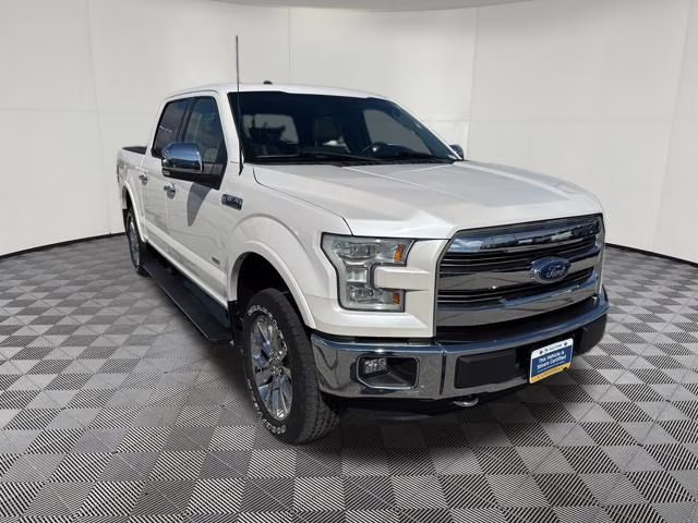 2016 White Platinum Metallic Tri-Coat Ford F-150 Lariat 4X4 Truck