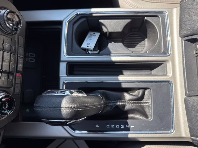 2016 White Platinum Metallic Tri-Coat Ford F-150 Lariat 4X4 Truck